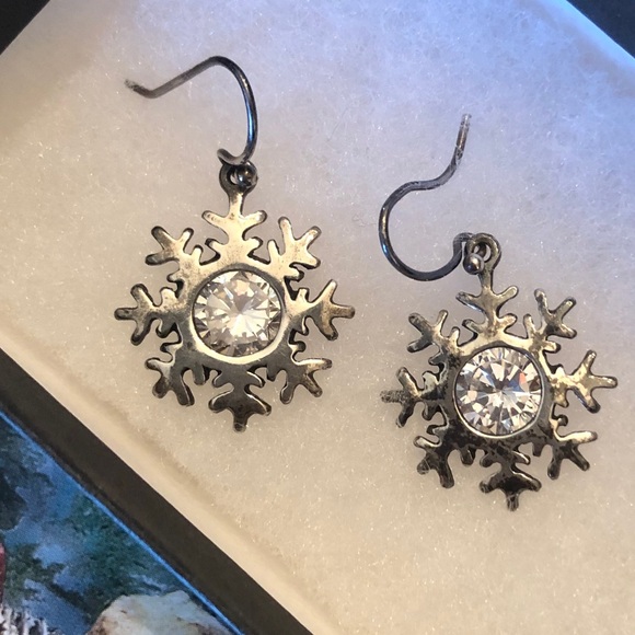 Silpada Sterling Silver Cubic Zirconia Snowflake Earrings W1459 - Picture 10 of 16